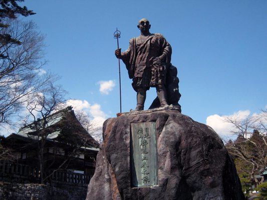 Statue du moine Shôdô Shônin à Nikkô